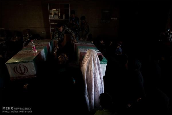 مراسم تشییع و تدفین دو شهید گمنام در لامرد 1