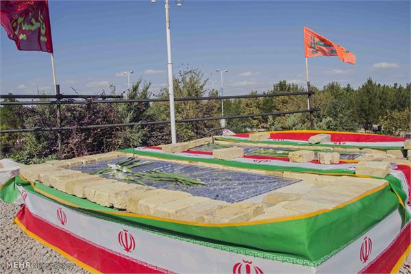 مراسم تشییع سه شهید گمنام در میبد یزد 22