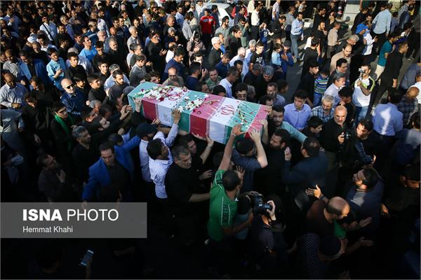 تشییع پیکر دو شهید گمنام در بوستان شقایق - خانی‌آباد تهران 15