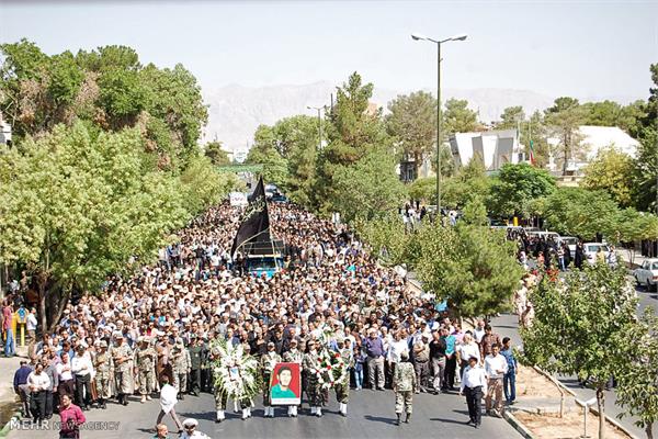 تشییع پیکر شهید رضا علی اعرابیان درسمنان 15