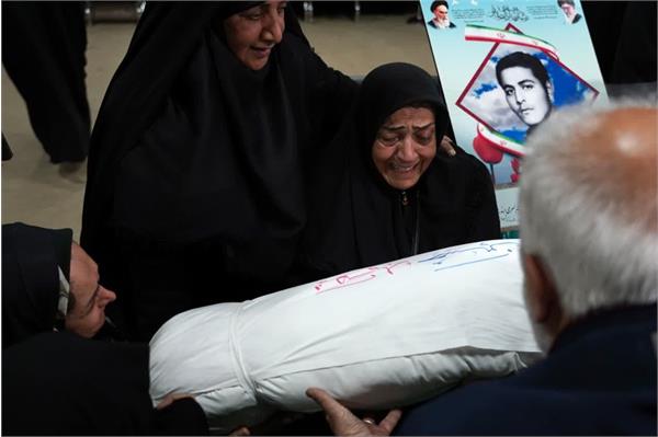 وداع با پیکر مطهر بسیجی تازه تفحص شده "حسین نکو قدم" - 8 بهمن 1403 8