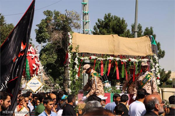 مراسم تشییع پیکر دو شهید دوران دفاع مقدس در اراک 4