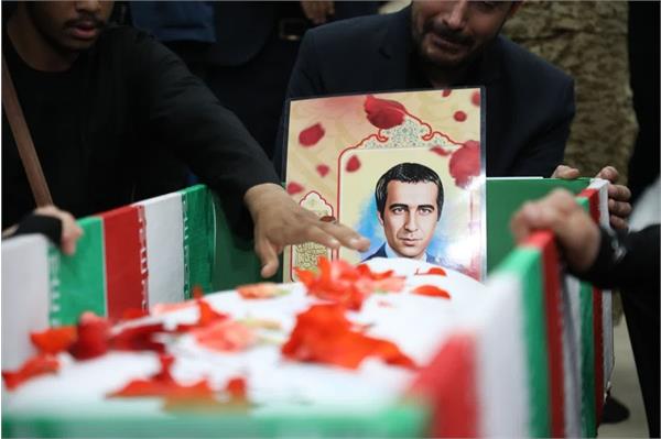 وداع با پیکر مطهر شهید تازه تفحص شده محمد خاکی‌زاده - 9 مهر 1403 5