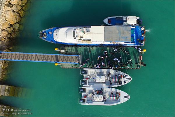 تشییع پیکر شهدای گمنام در قشم 16