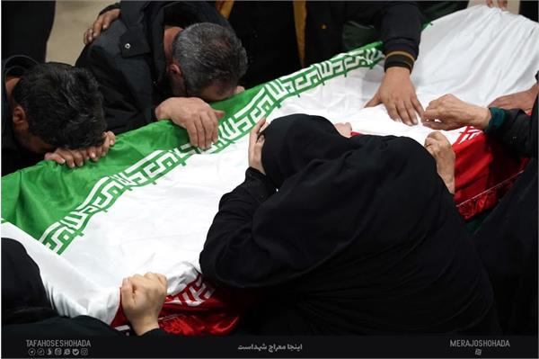 وداع با پیکرهای مطهر شهیدان "کیومرث خوانساری" ، "جعفر فیضی پور" ، "ابراهیم ابراهیم زاده" - 29 دی 1403 1