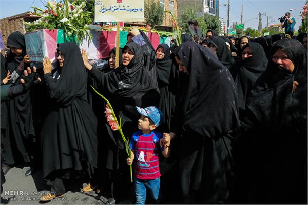 مراسم تشییع پیکر دو شهید گمنام در هادیشهر 8