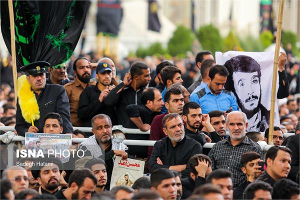 مراسم وداع با پیکر مطهر شهید محسن حججی - حرم مطهر رضوی 5