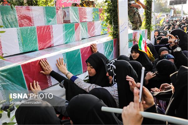 تشییع پیکر ۱۹شهید گمنام دفاع مقدس و یک شهید مدافع حرم در مشهد 5