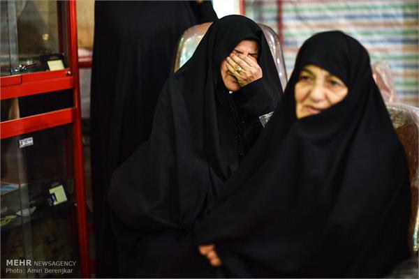 دیدار خانواده شهید طبائی با فرزندشان بعد از 33 سال 2