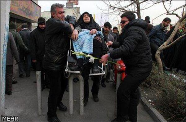 تشییع 5 شهید گمنام در میدان امام حسین(ع)