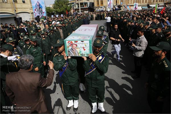 تشییع پیکر سردار شهید علیرضا شمسی‌پور 12