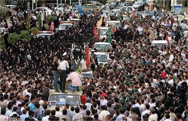 تشییع پیکر هفت شهید دفاع مقدس در اصفهان