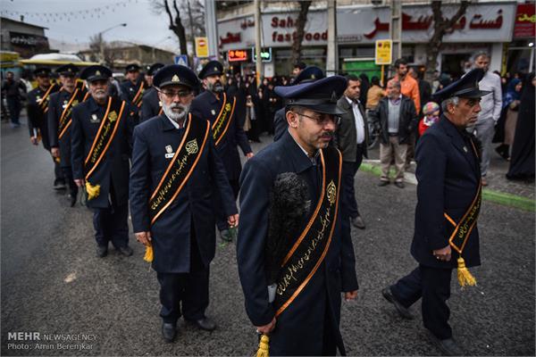 تشییع پیکر پاک ۲۴ شهید گمنام در شیراز 1