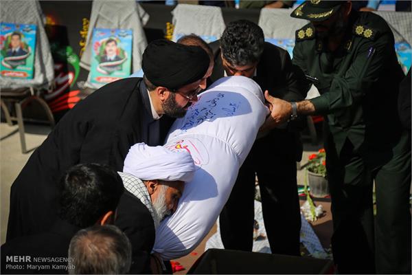 مراسم تشییع پیکر دو شهید گمنام در شهرک آسمان 23