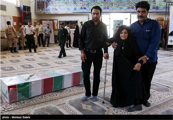 مراسم وداع با پیکر شهدای احراز هویت شده در اصفهان 16