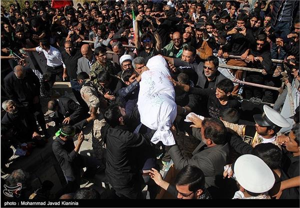 تدفین دو شهید گمنام در دانشگاه فنی کرمان 1