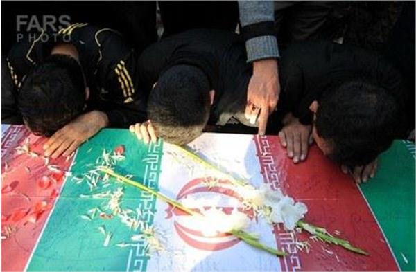 تشییع و خاکسپاری دو شهید گمنام در دانشکده فنی دختران ولی عصر(عج)