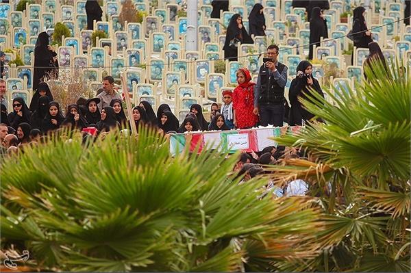 تشییع و خاکسپاری 5 شهید گمنام در استان اصفهان 11