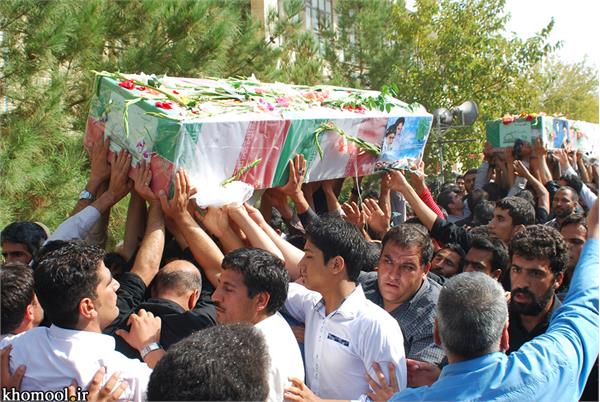 تشییع و خاکسپاری شهدای گمنام دانشگاه آزاد اسلامی اردستان استان اصفهان-12/7/89