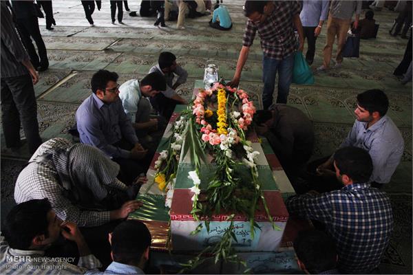 مراسم وداع با شهدای غواص و خط شکن در دانشگاه تهران 22