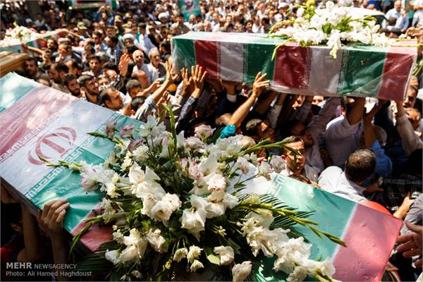 مراسم تشییع پیکر چهار شهید گمنام دفاع مقدس در تبریز 22