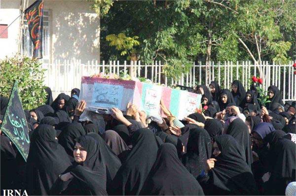 تشییع و خاکسپاری دو شهید گمنام در بندر گناوه-بوشهر