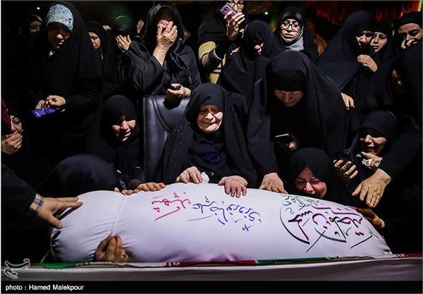 دیدار خانواده شهید علیرضا نوروزی با پیکر وی پس از ۳۵ سال 12