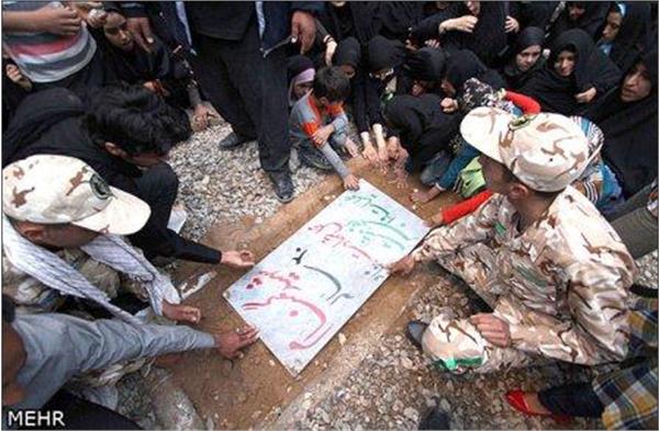 تشییع و خاکسپاری شهدای گمنام در اردکان یزد