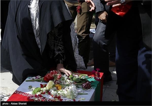 تشییع و تدفین شهید گمنام ۱۹ ساله در کرج 12