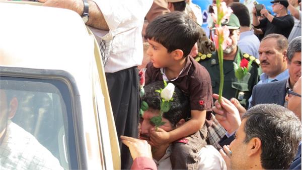 تشییع شهدای دوران دفاع مقدس در سقز 16