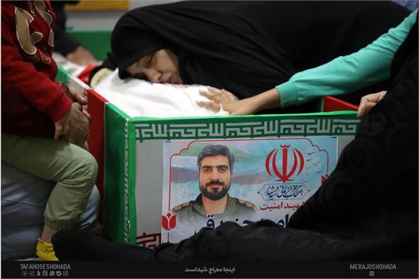 وداع با پیکر مطهر شهید حامد جندقی - 15 آبان 1403 9