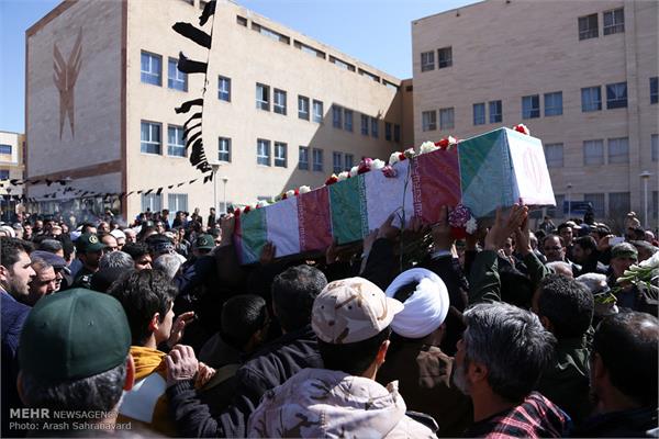 مراسم تشییع و خاکسپاری دو شهید گمنام در محلات 10