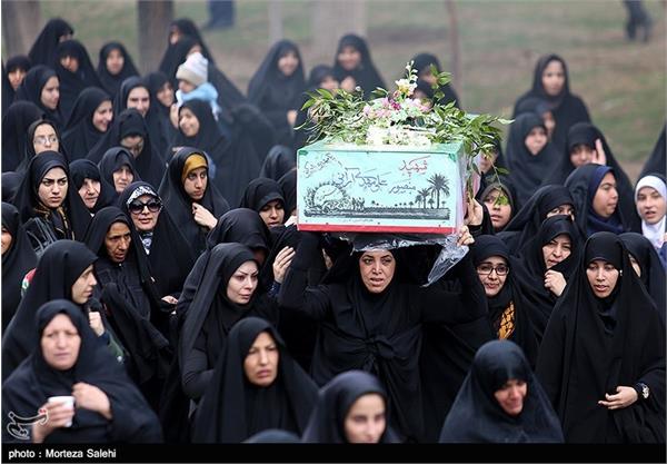 مراسم تشییع پیکر ۱۲ شهید دفاع مقدس در اصفهان 15