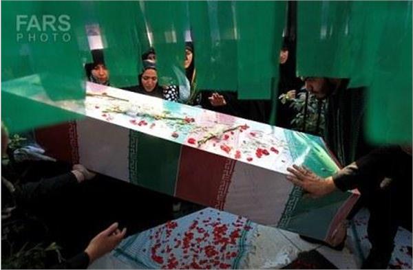 تشییع و خاکسپاری دو شهید گمنام در دانشکده فنی دختران ولی عصر(عج)