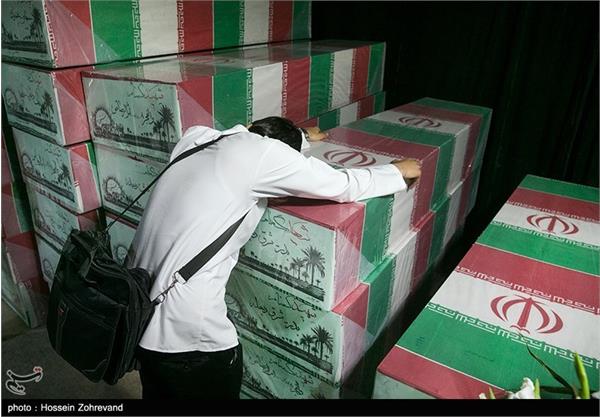 دیدار خانواده شهید ناصر مظفری با پیکر فرزندشان پس از ۳۳ سال 21