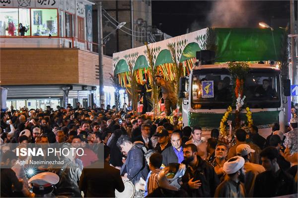 تشیع شبانه ۲۸ شهید تازه تفحص شده در آبادان 3