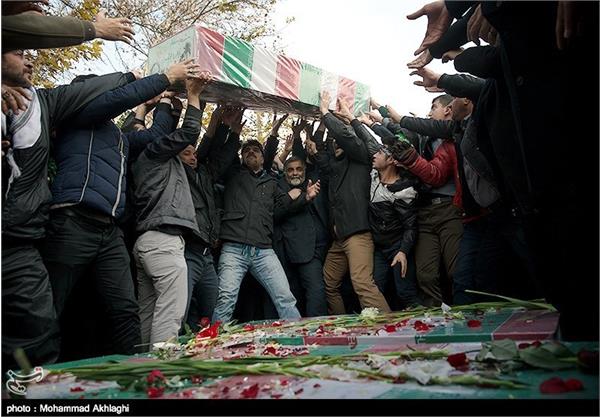تشییع پیکر ۸ شهید گمنام دفاع مقدس در تهران  13