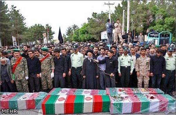 تشییع و خاکسپاری شهدای گمنام در اردکان یزد