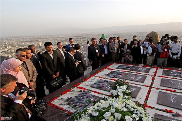 ادای احترام شهرداران کشورهای حاشیه جاده ابریشم