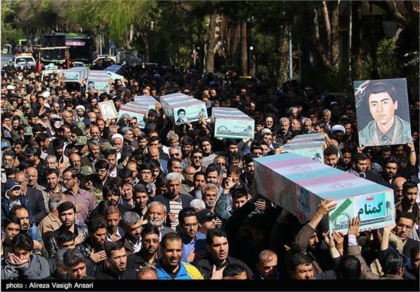 مراسم تشییع پیکر ۱۲ شهید دفاع مقدس - اصفهان 20