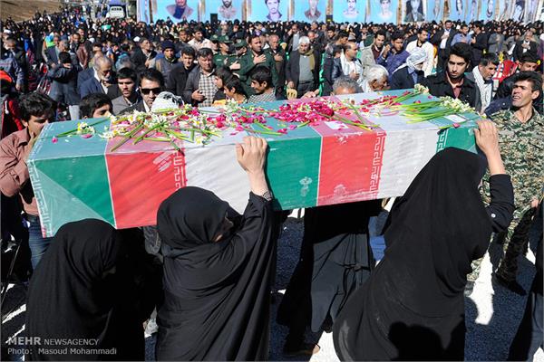 تشییع پیکر دو شهید گمنام در شهر بیدروبه اندیمشک 16