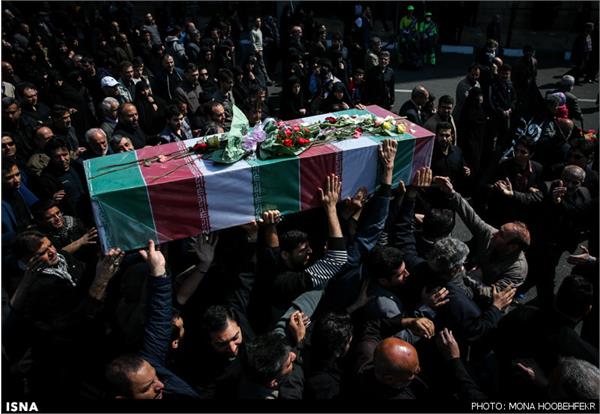 اجتماع عزاداران فاطمی و تشییع شهید گمنام در میدان هفت‌تیر