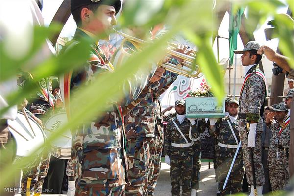 تشییع پیکر شهید رضا علی اعرابیان درسمنان 4