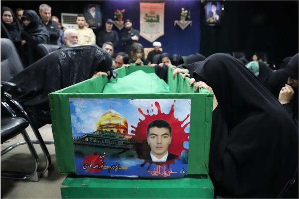 وداع با پیکر مطهر شهیدالقدس لشکر فاطمیون روح‌الله نوری - 15 خرداد 1403 10
