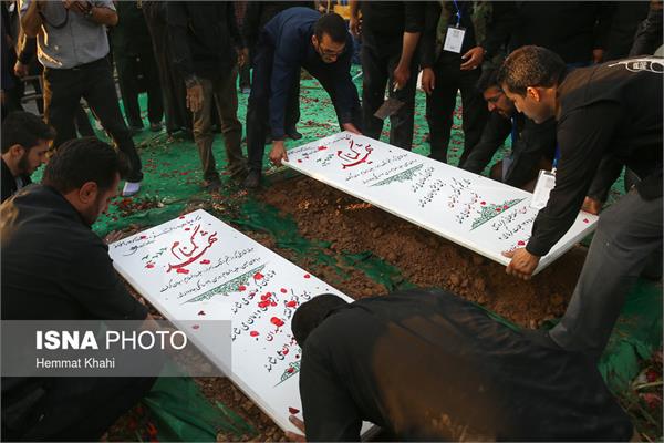 تشییع پیکر دو شهید گمنام در بوستان شقایق - خانی‌آباد تهران 32