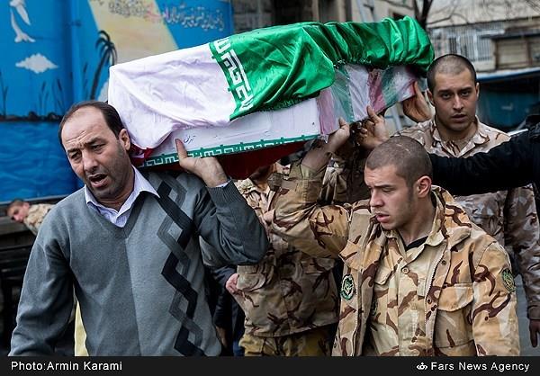 اولین دیدار خانواده شهید حیدری با فرزند شهیدشان 28