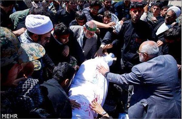 تشییع و خاکسپاری شهدای گمنام در دانشگاه آزاد تاکستان