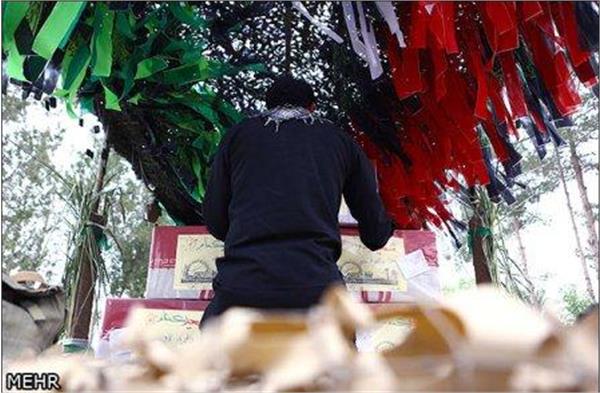 تشییع و خاکسپاری شهدای گمنام در اردکان یزد