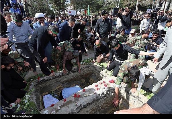 مراسم تشییع و تدفین دو شهید گمنام در مشهد 20