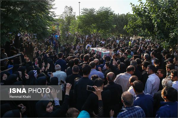 تشییع پیکر دو شهید گمنام در بوستان شقایق - خانی‌آباد تهران 20